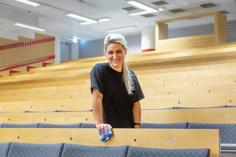 Medarbetare på MIAB. Auktoriserat servicebolag.